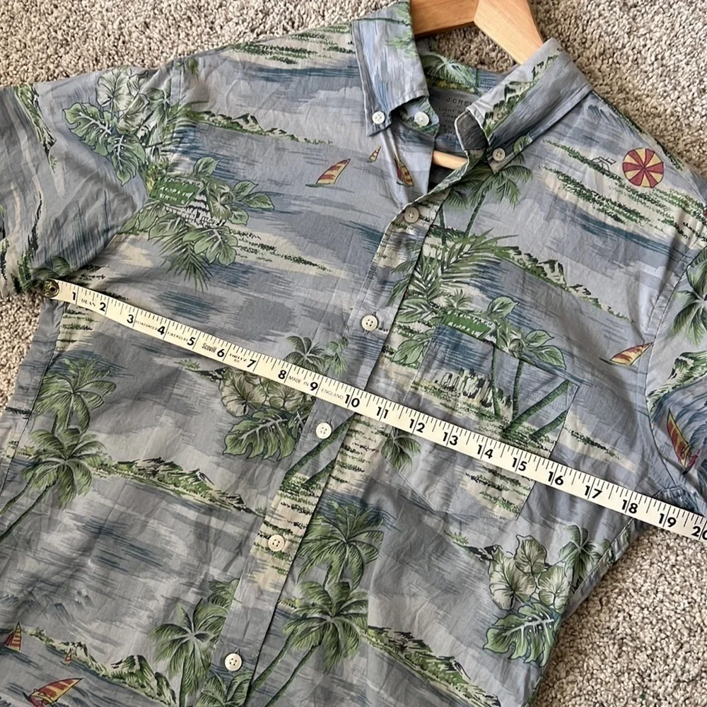 J. Crew Men’s Light Weight Chambry Hawaiian Tropics Shirt - Size Small Slim